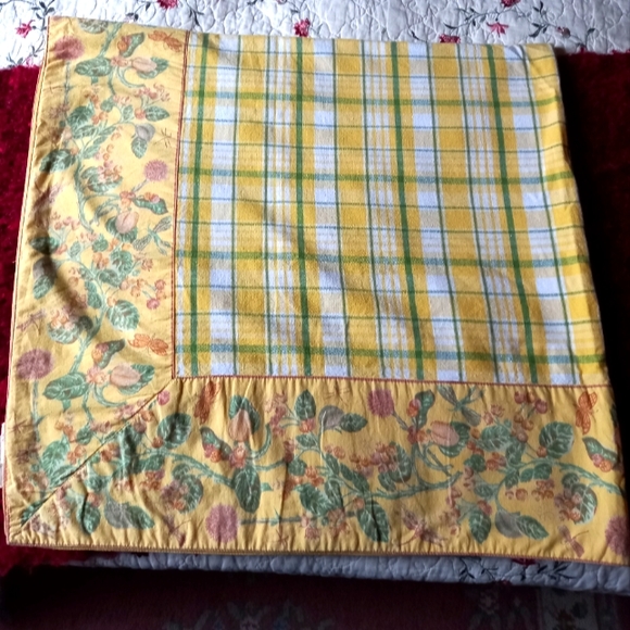 April Cornell Other - April Cornell table cloth